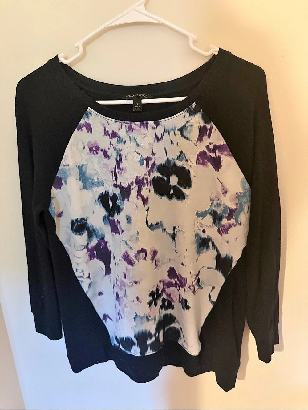 Banana Republic Floral Long Sleeve Blouse in Black & Purple Size Small